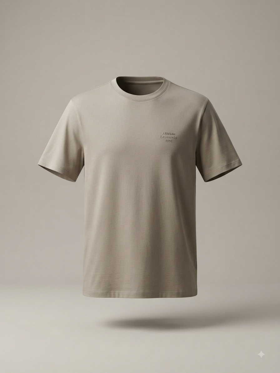 Armani Exchange - T-shirt taupe minimaliste à petit logo poitrine